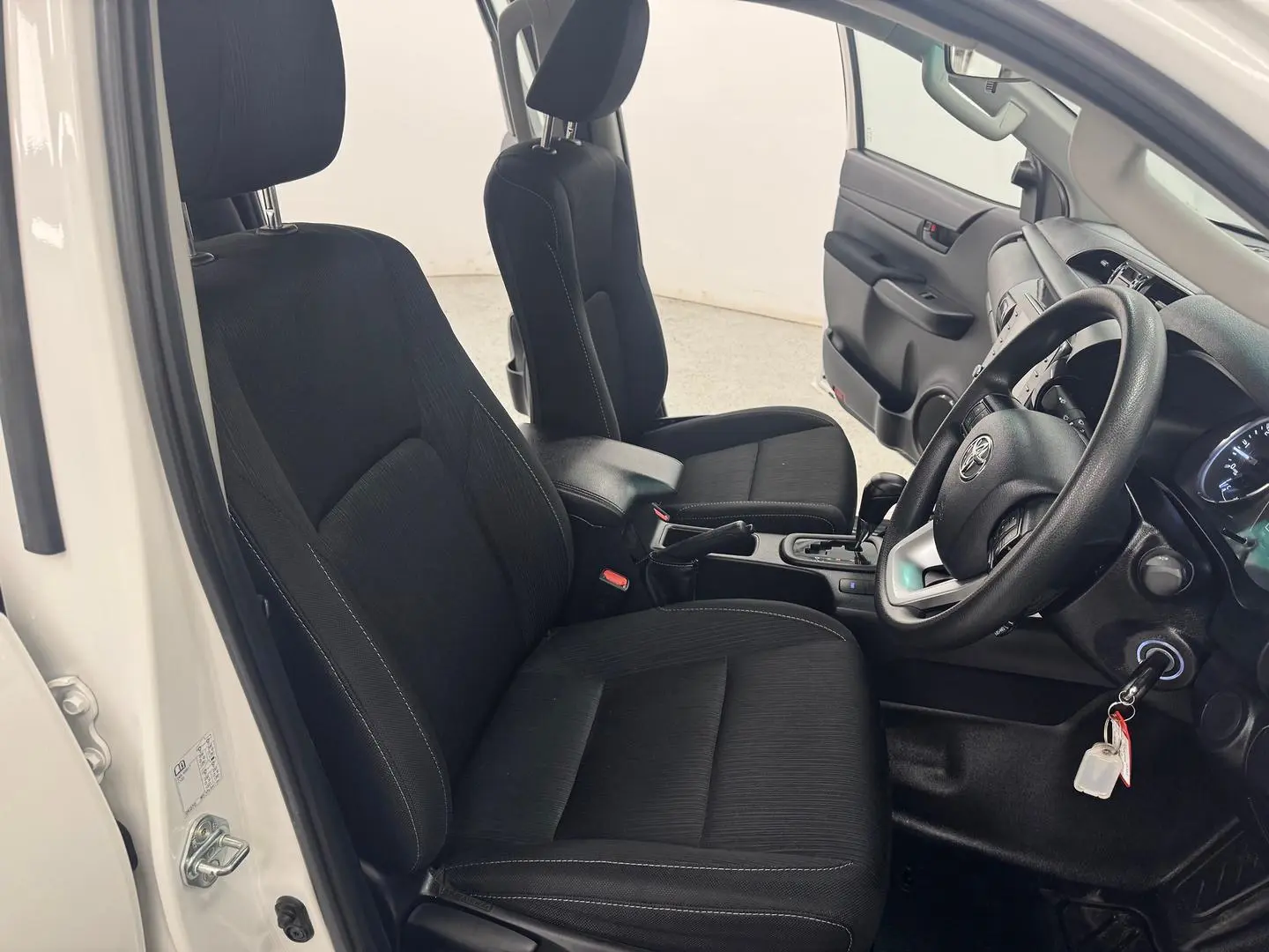 2022 Toyota Hilux Gallery Image 26