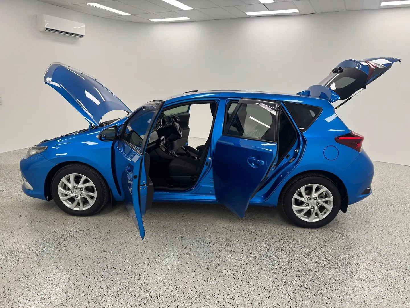 2017 Toyota Corolla Gallery Image 11