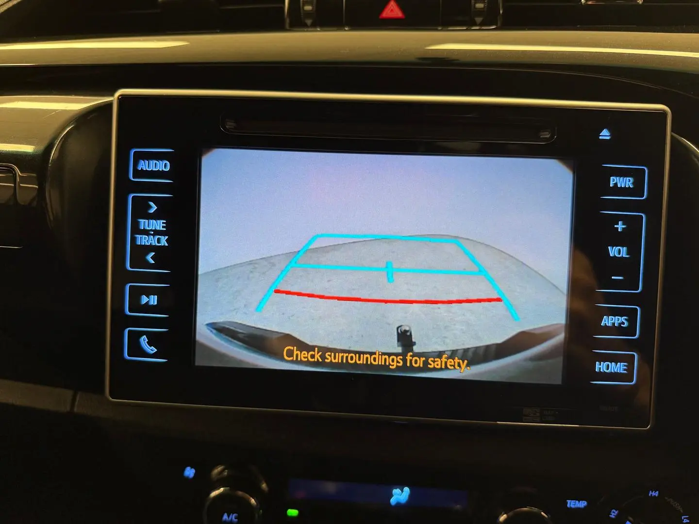 2018 Toyota Hilux Gallery Image 30