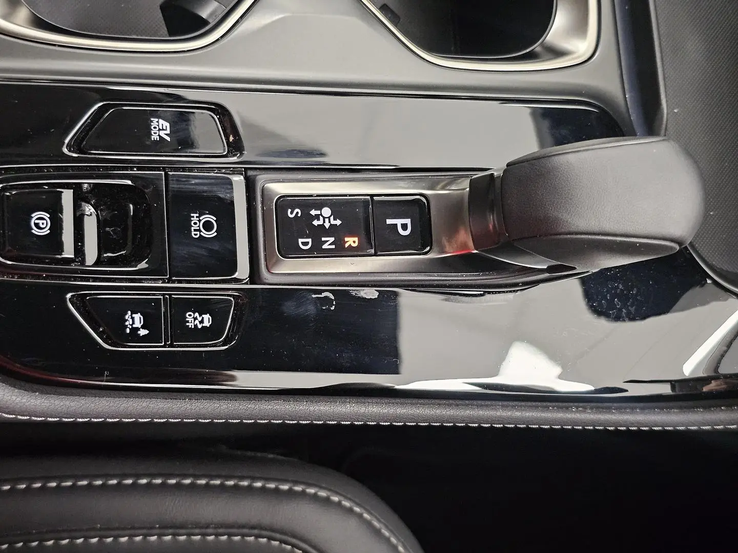 2025 Lexus NX Gallery Image 32