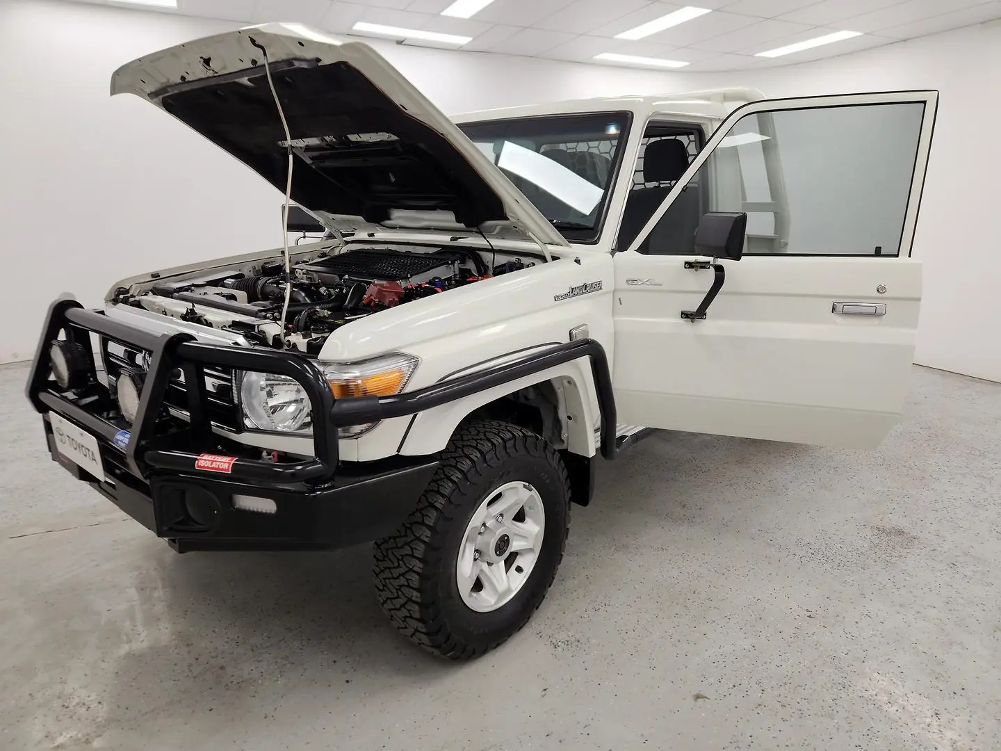 2022 Toyota Landcruiser Gallery Image 14