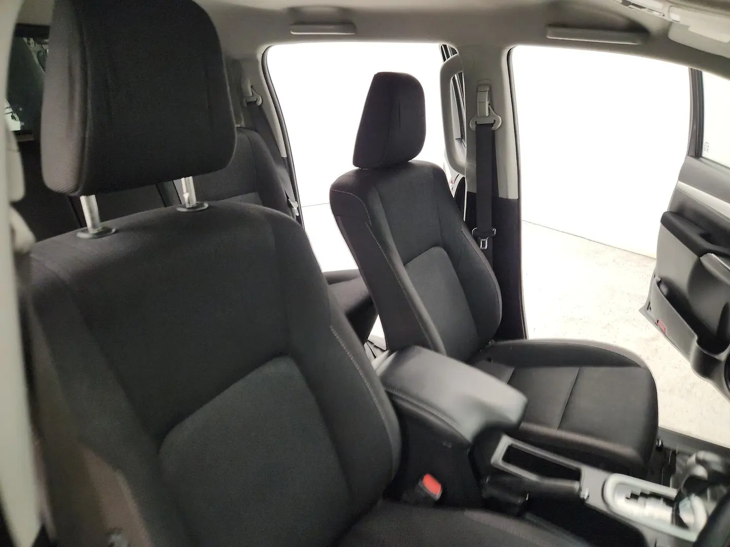 2022 Toyota Hilux Gallery Image 24