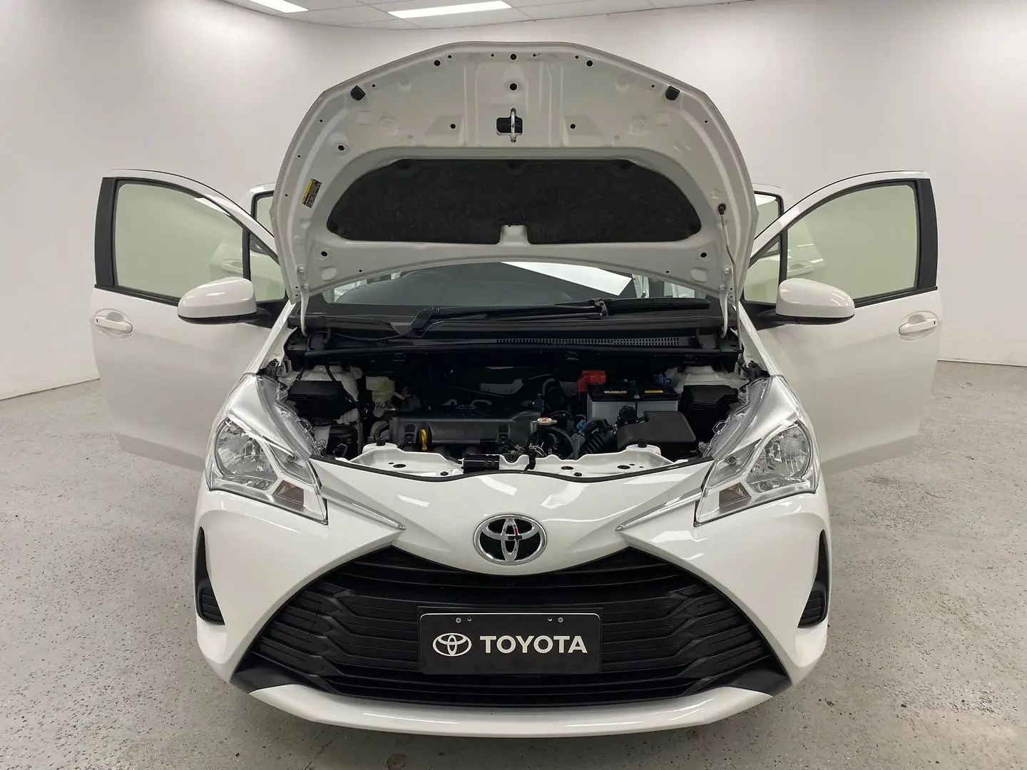 2019 Toyota Yaris Gallery Image 16