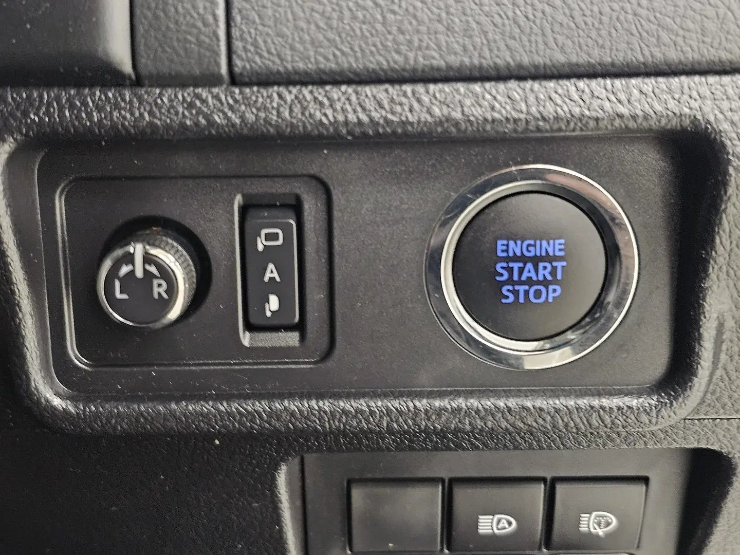 2023 Toyota Landcruiser Prado Gallery Image 38