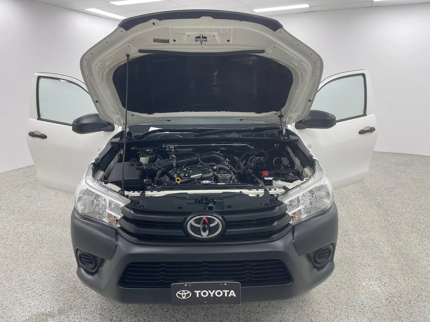 2024 Toyota Hilux Gallery Image 13