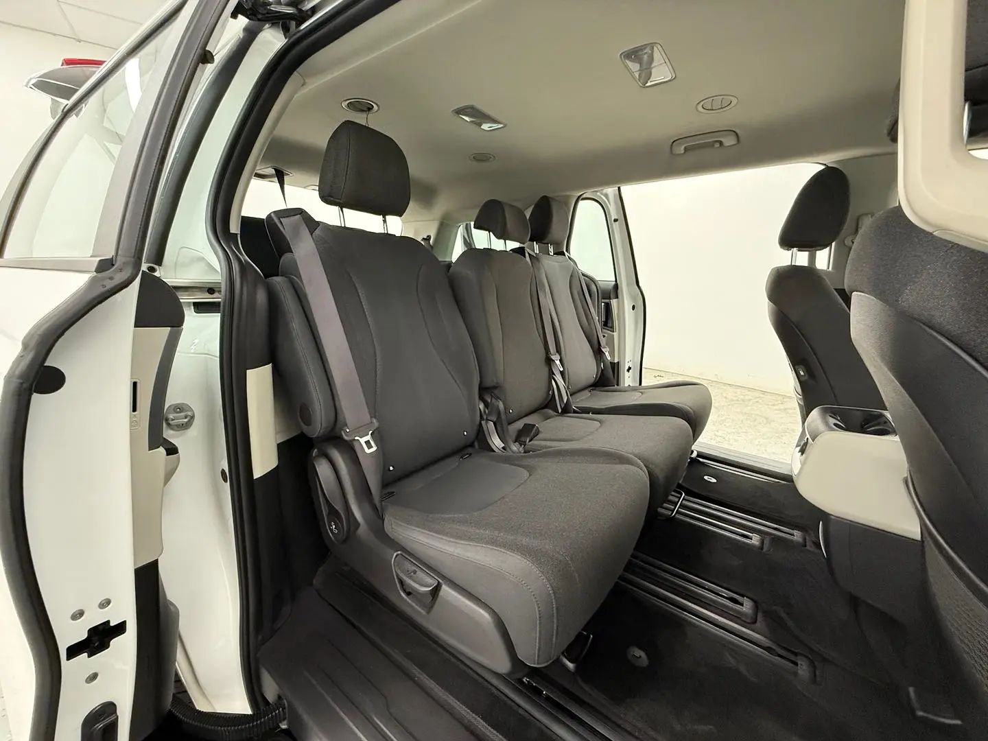 2023 Kia Carnival Gallery Image 17