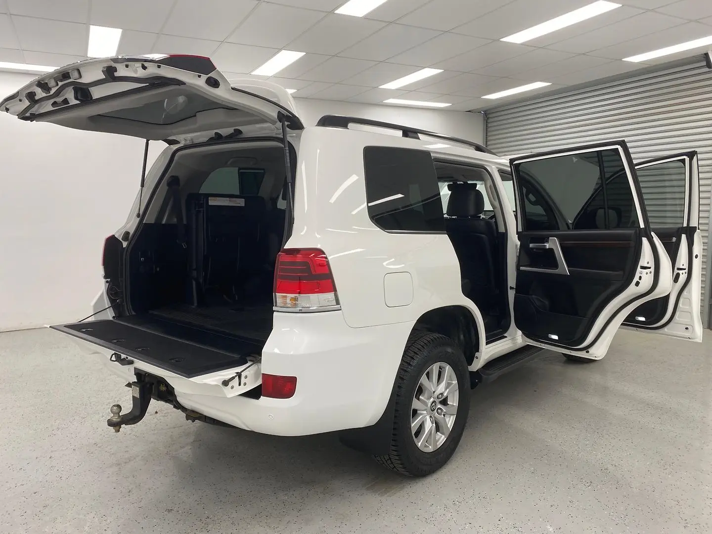 2019 Toyota Landcruiser Gallery Image 11