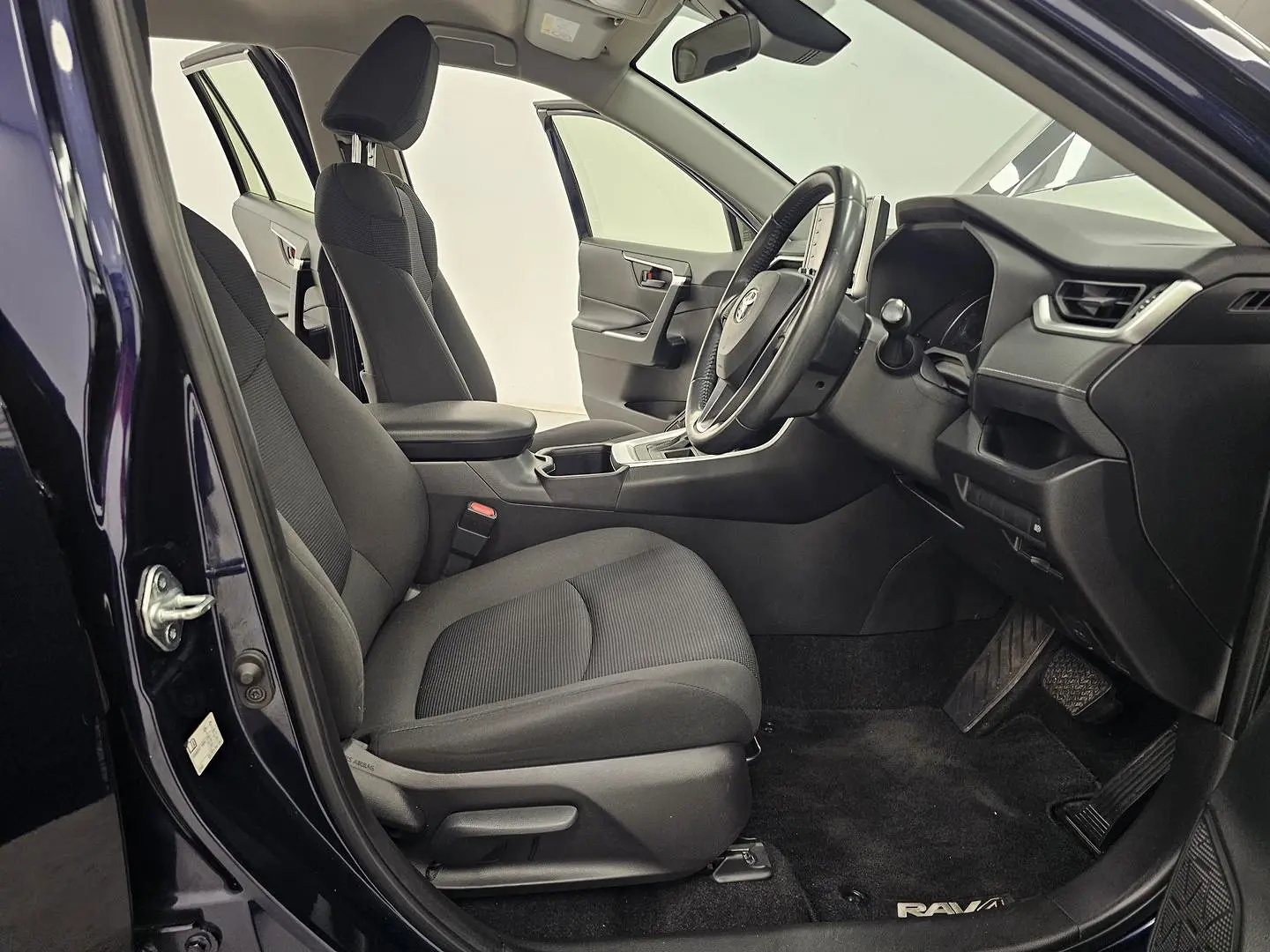 2022 Toyota RAV4 Gallery Image 24