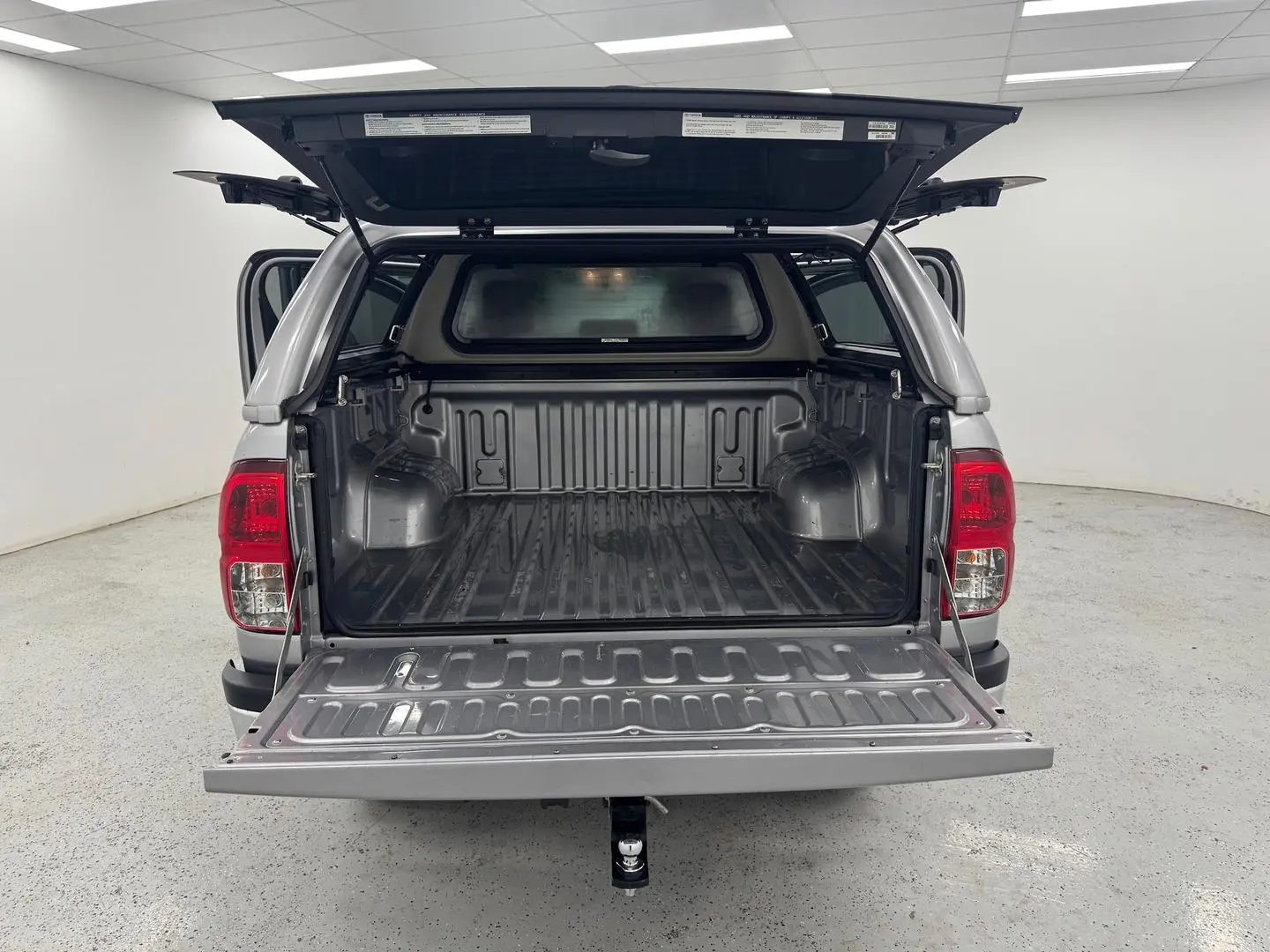2018 Toyota Hilux Gallery Image 10