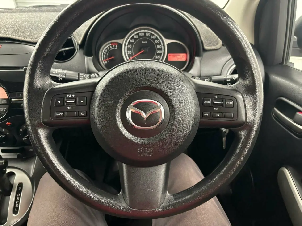 2013 Mazda 2 Image 23