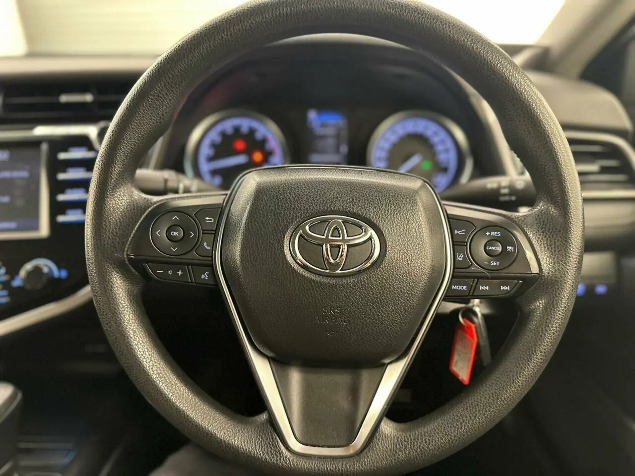 2019 Toyota Camry Image 18