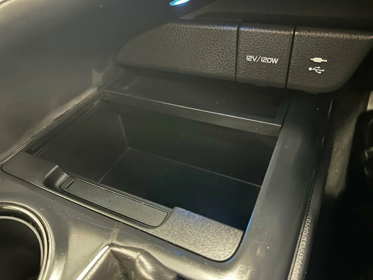 2019 Toyota Camry Image 24