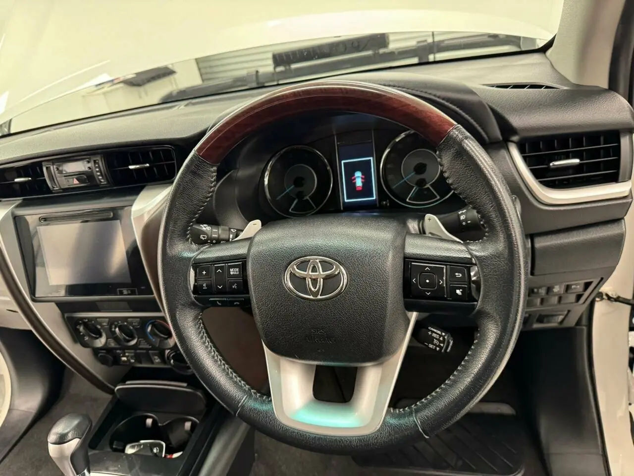 2018 Toyota Fortuner Image 25