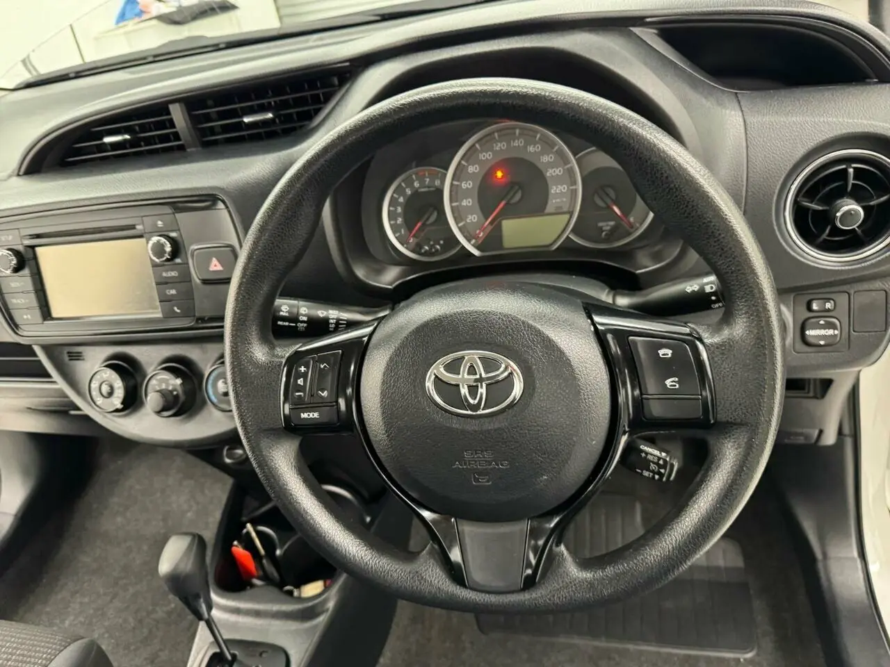 2017 Toyota Yaris Image 18