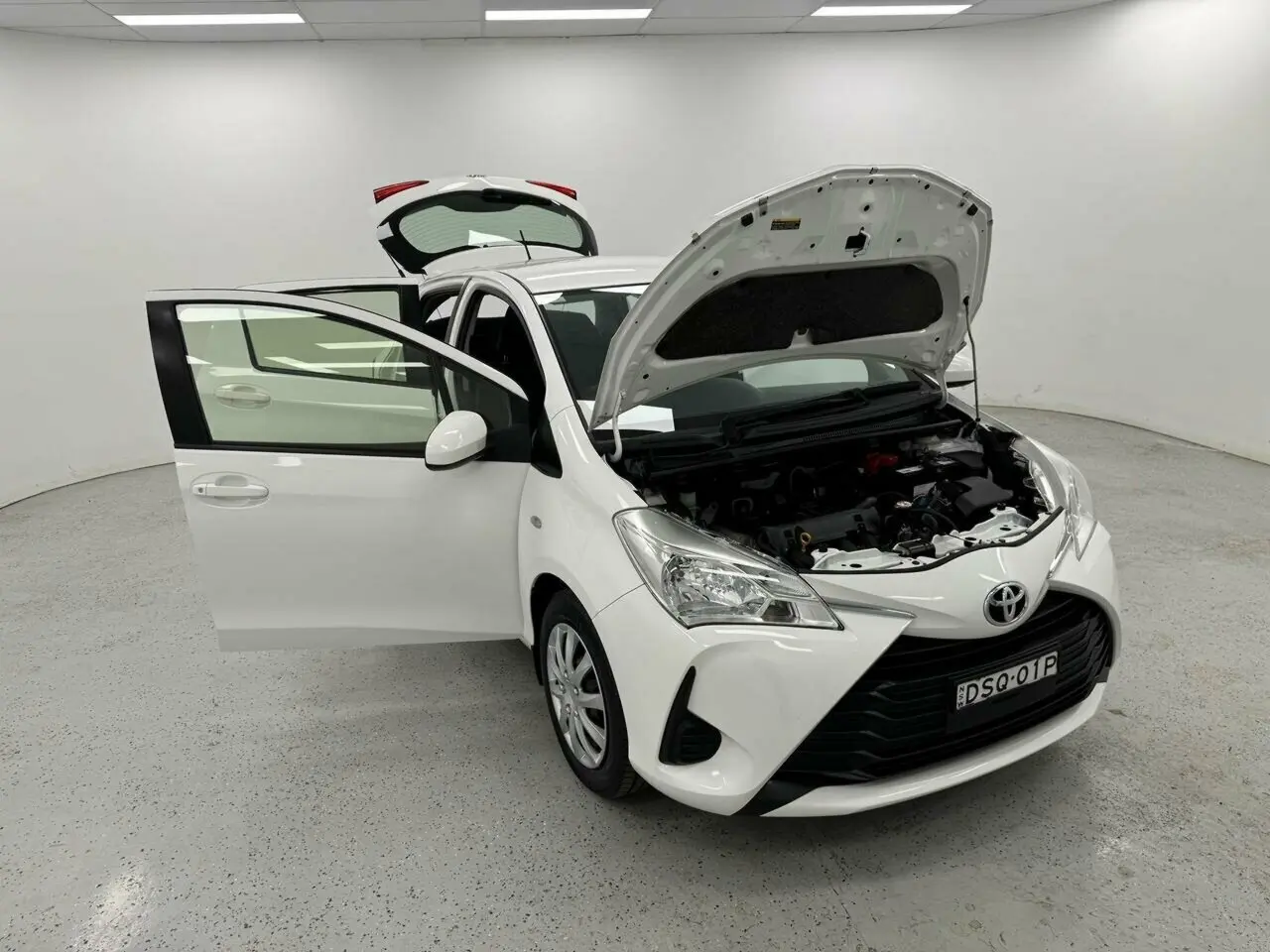 2017 Toyota Yaris Image 7