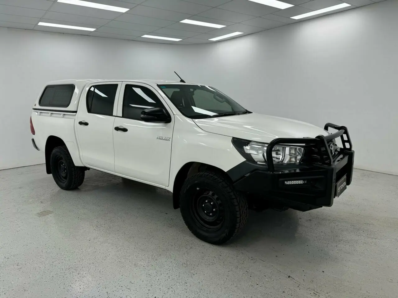 2018 Toyota Hilux Image 2