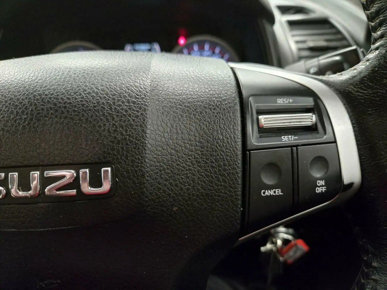 2018 Isuzu D-MAX Image 24