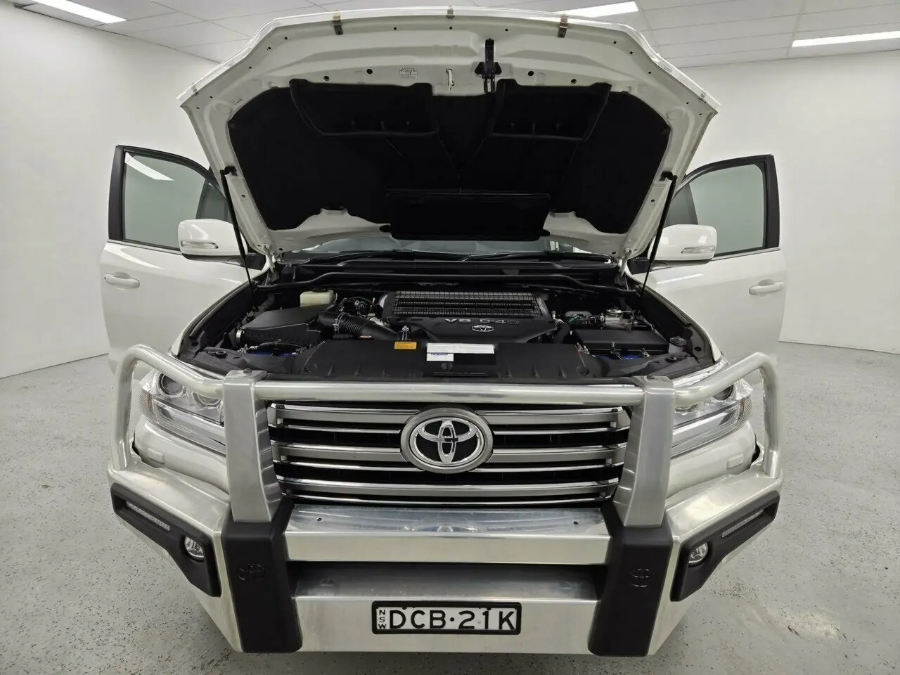 2015 Toyota Landcruiser Image 16