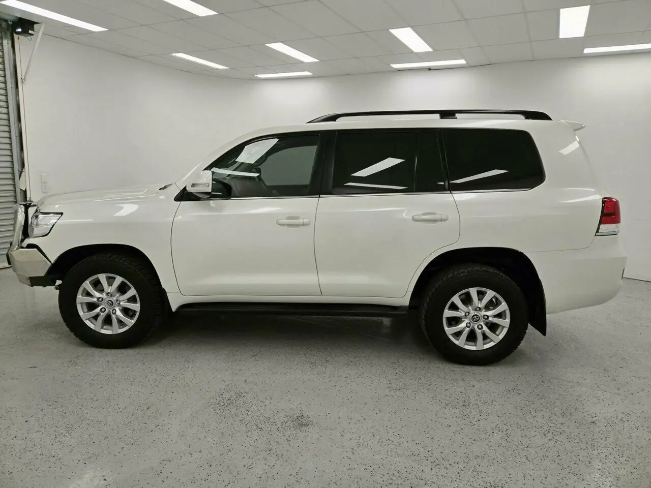 2015 Toyota Landcruiser Image 6