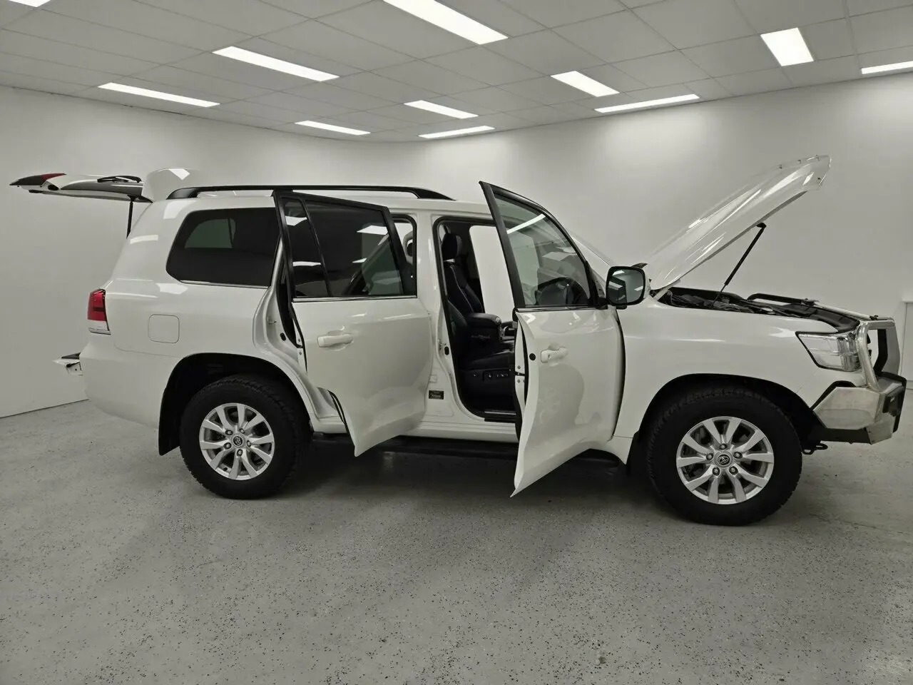 2015 Toyota Landcruiser Image 9