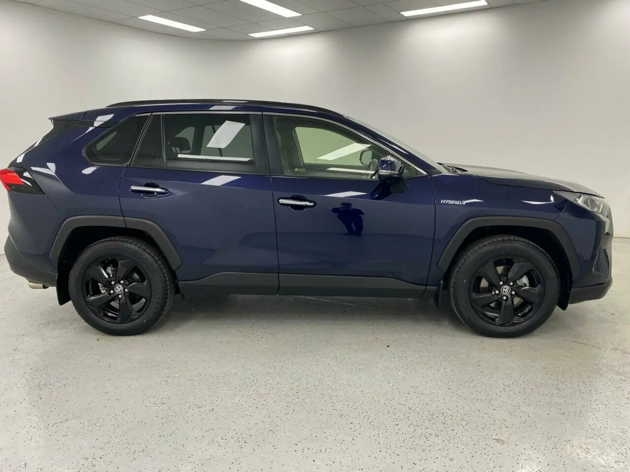 2021 Toyota RAV4 Image 2