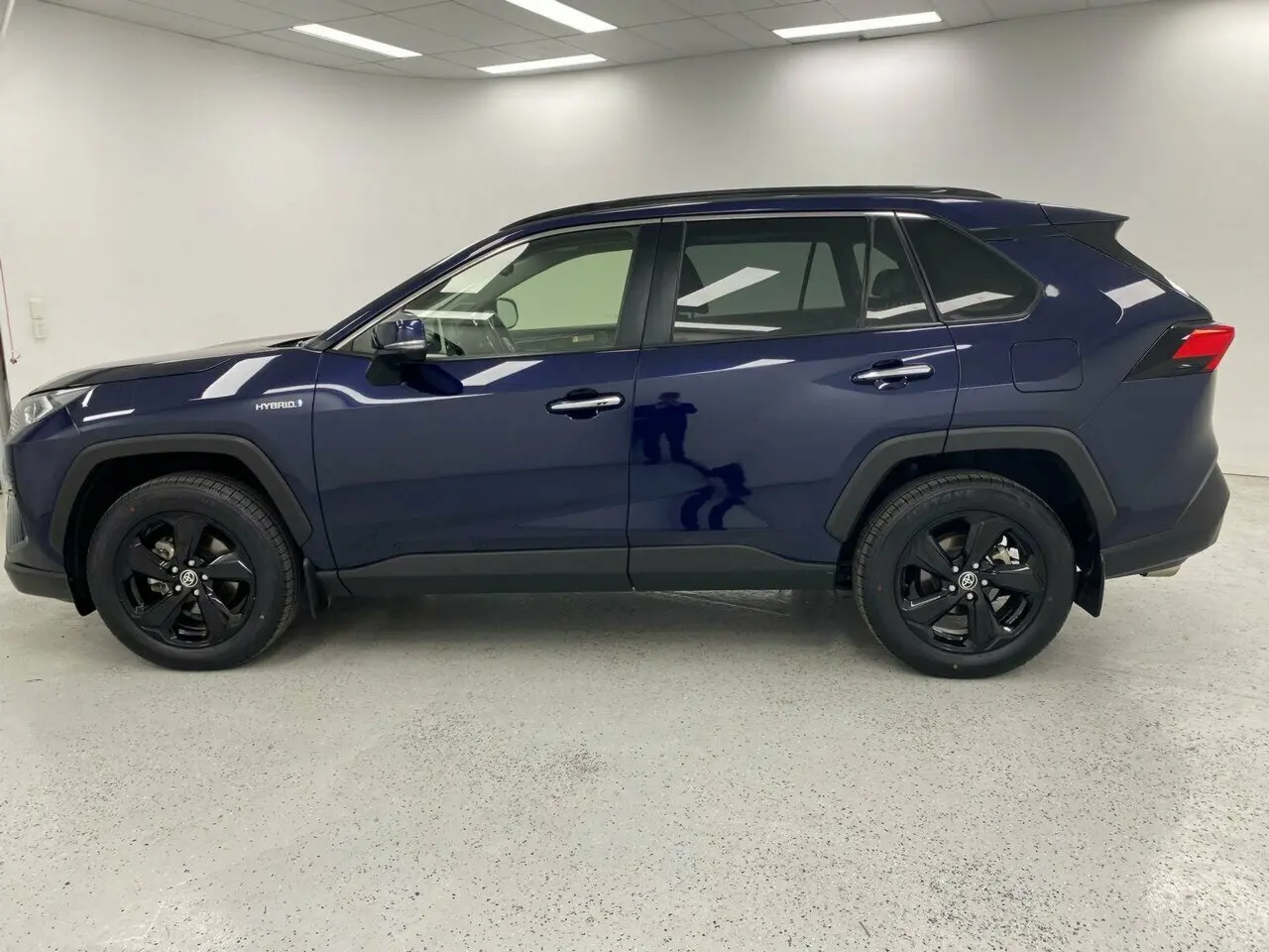 2021 Toyota RAV4 Image 6