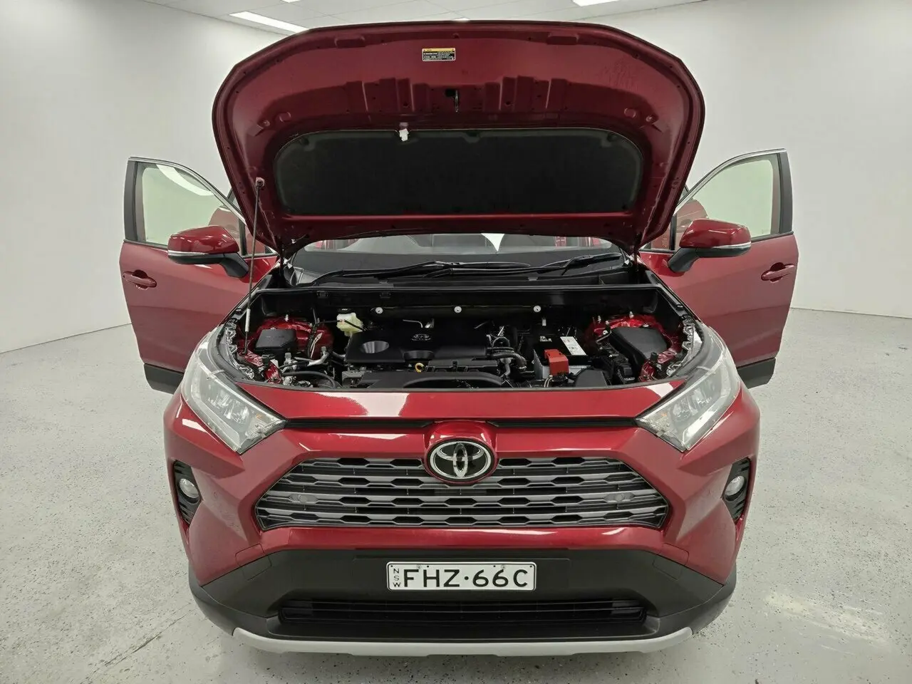 2019 Toyota RAV4 Image 16