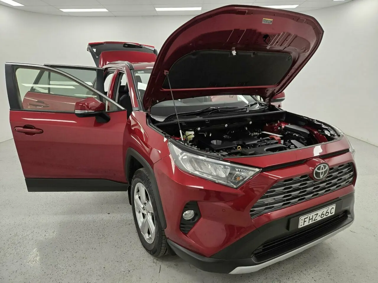 2019 Toyota RAV4 Image 8