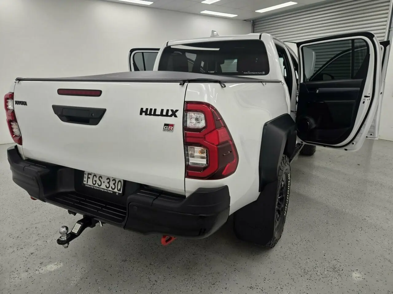 2023 Toyota Hilux Image 10