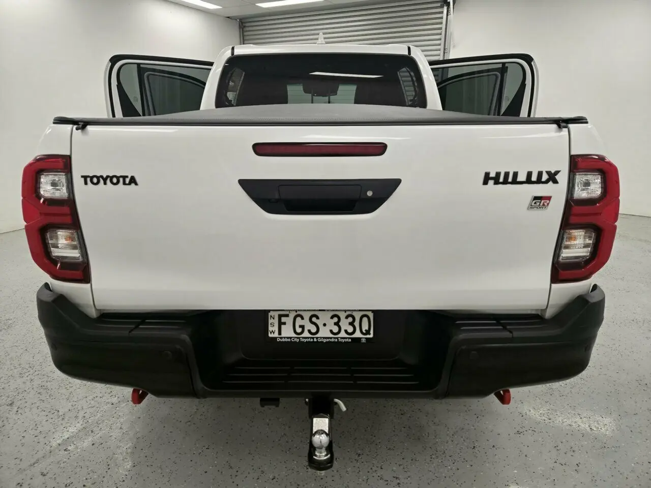 2023 Toyota Hilux Image 11