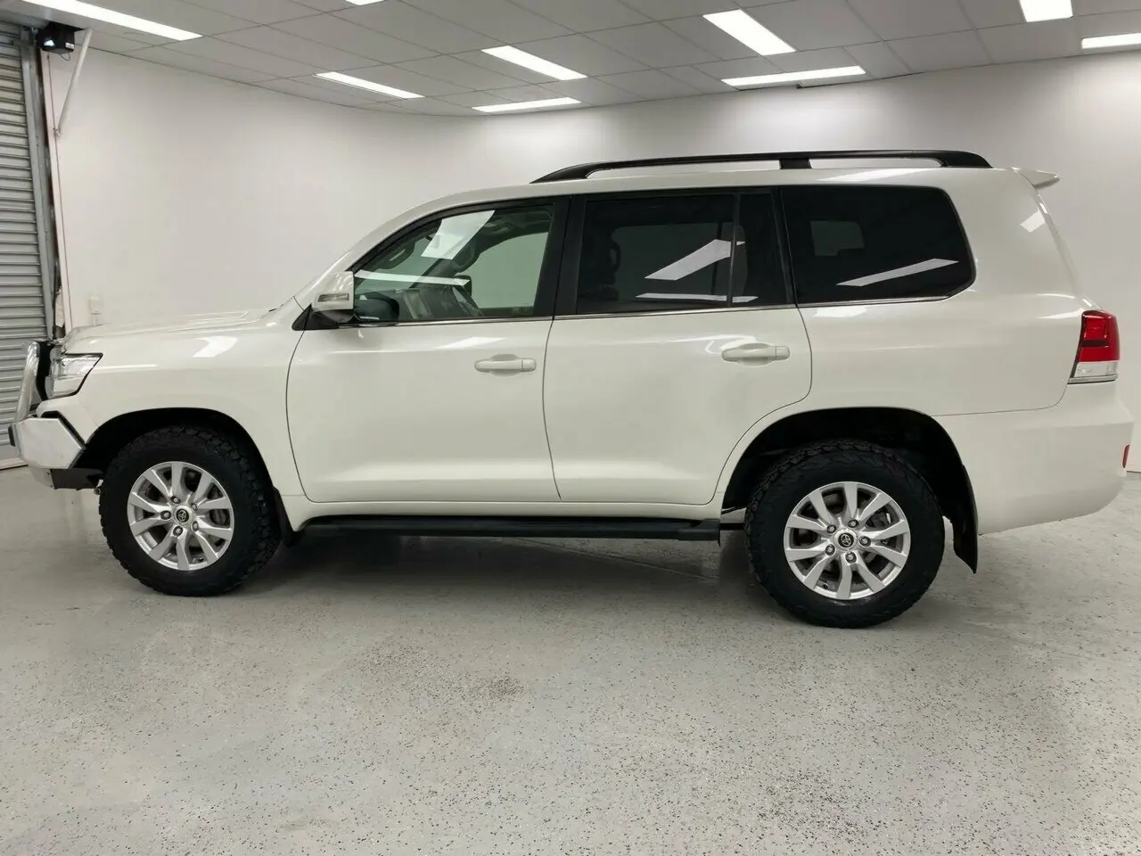 2016 Toyota Landcruiser Image 6