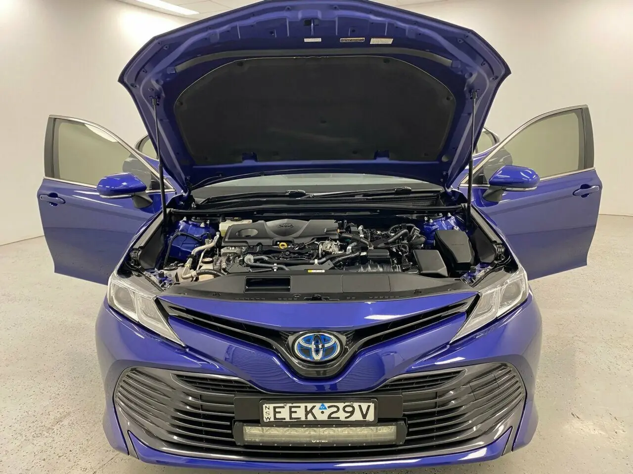 2019 Toyota Camry Image 16