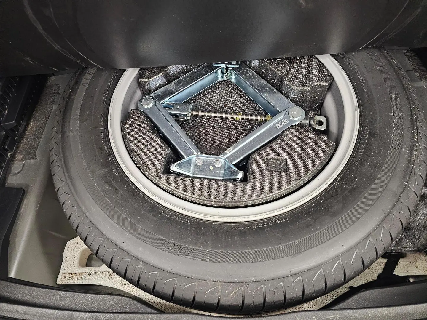 2022 Toyota RAV4 Gallery Image 19