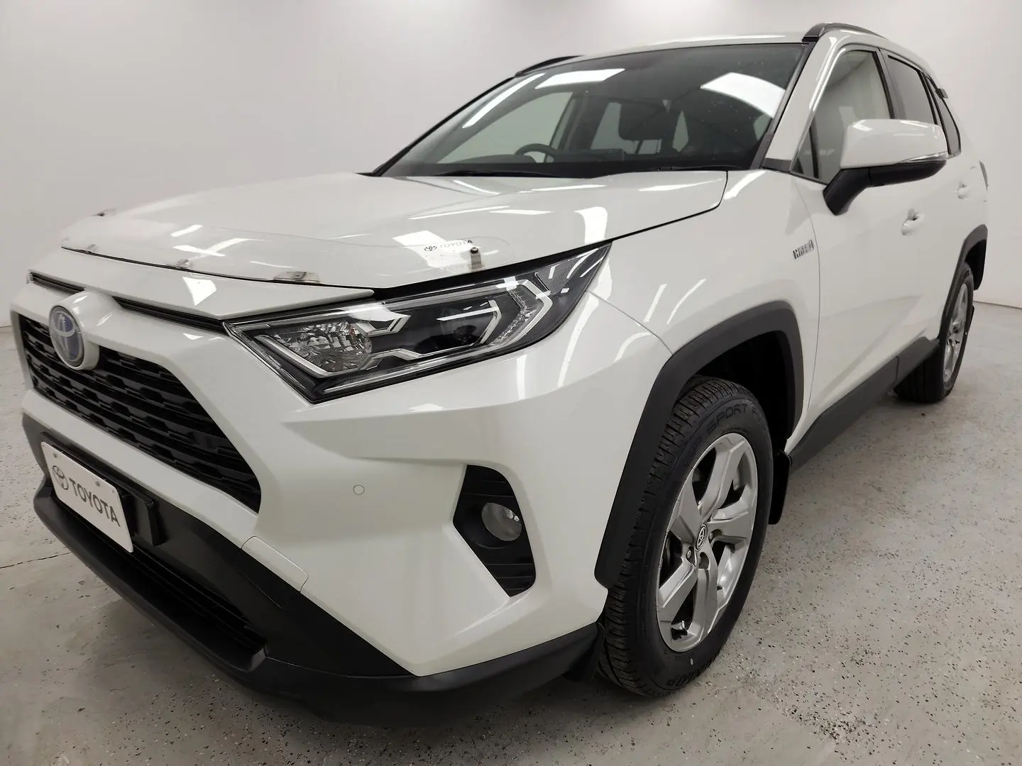 2019 Toyota RAV4 Gallery Image 7