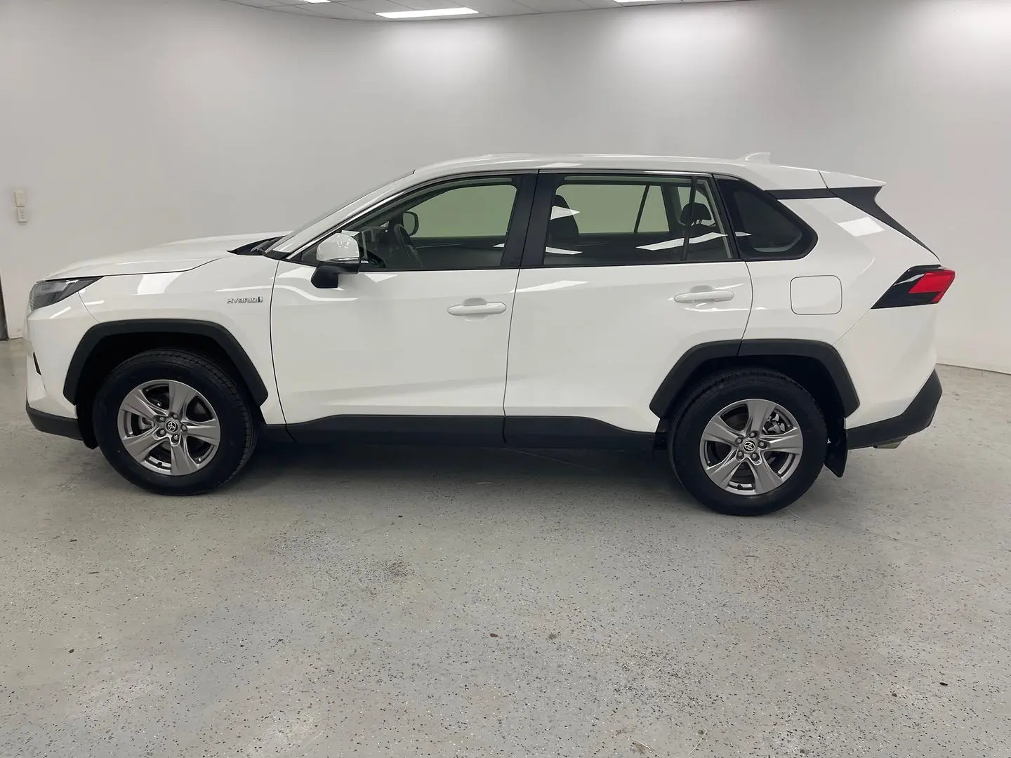 2024 Toyota RAV4 Gallery Image 6