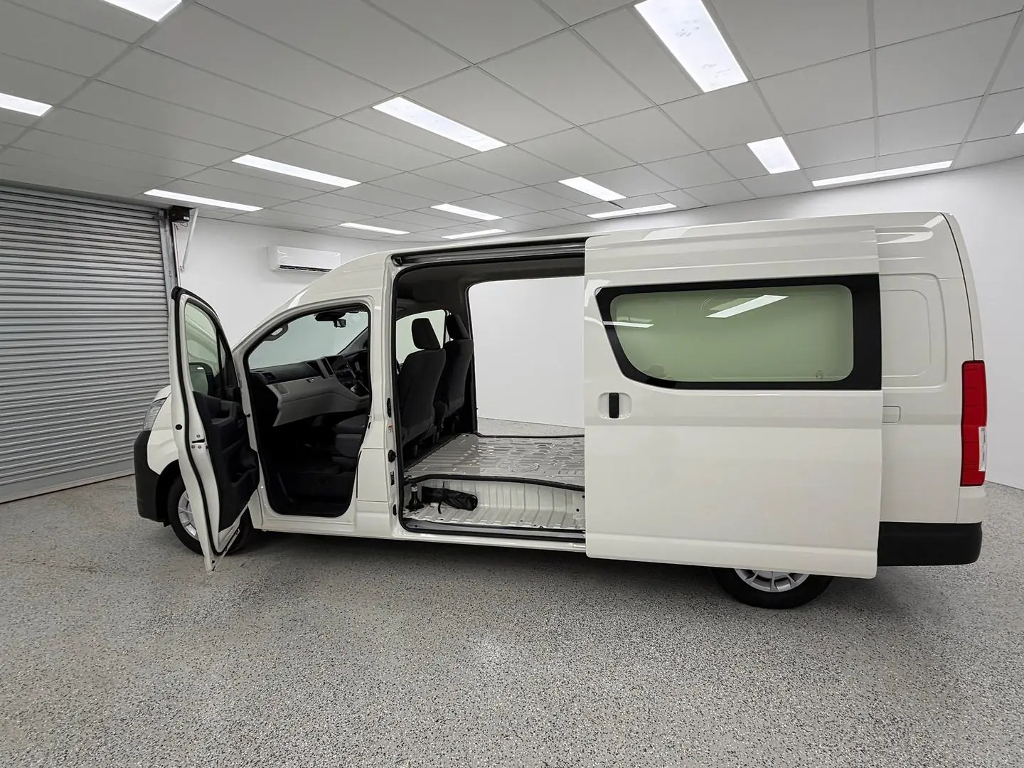 2025 Toyota Hiace Gallery Image 10