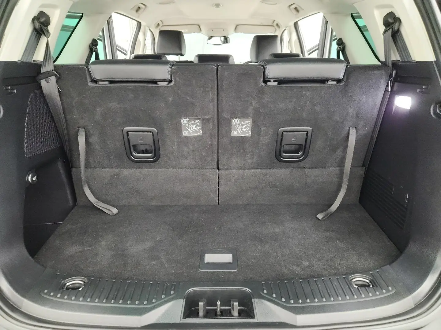 2021 Ford Everest Gallery Image 21