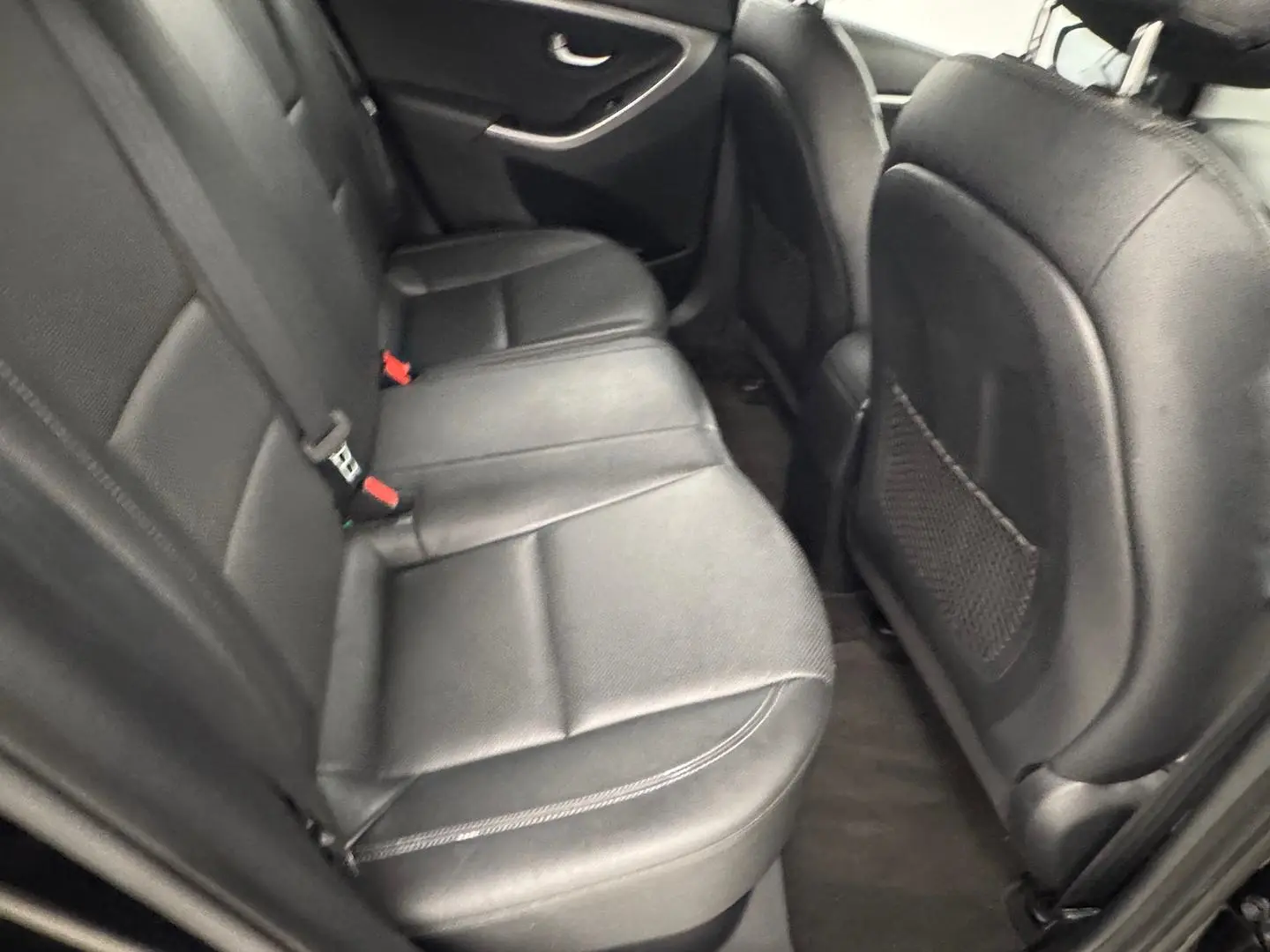 2016 Hyundai i30 Gallery Image 16