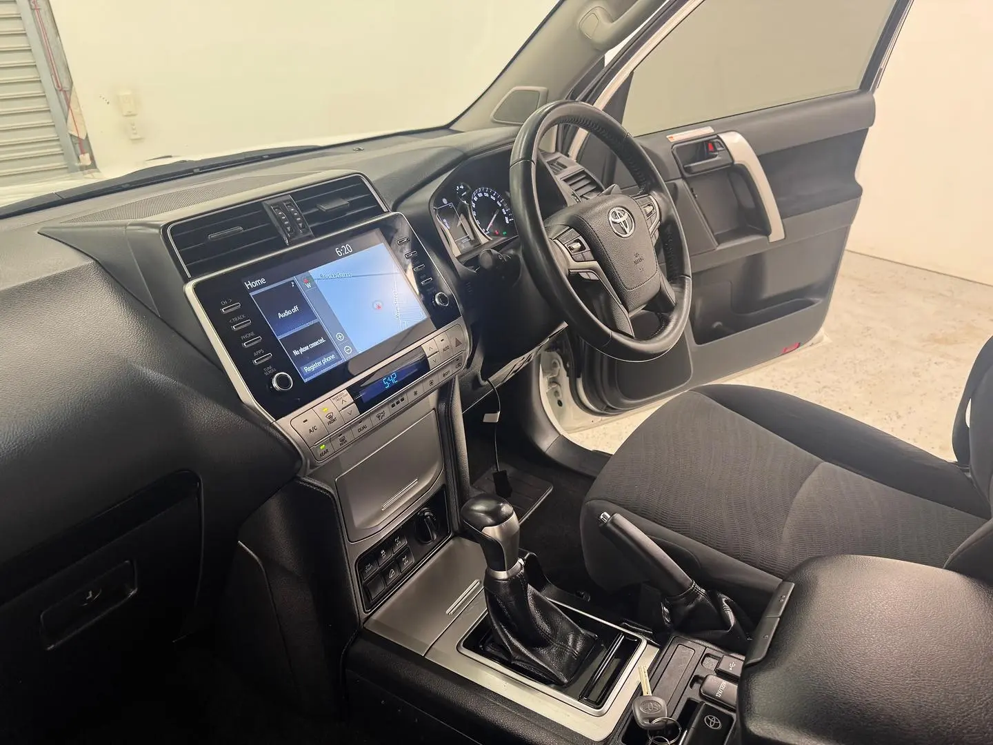 2022 Toyota Landcruiser Prado Gallery Image 33