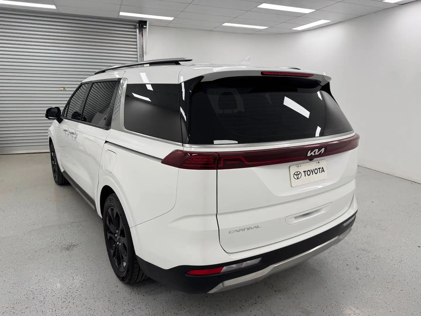 2023 Kia Carnival Gallery Image 4