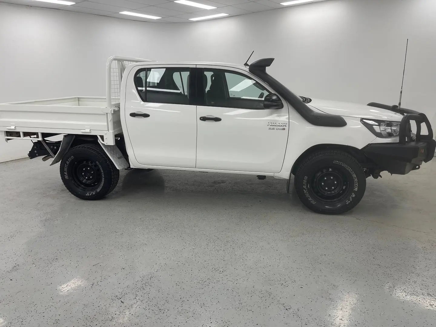 2021 Toyota Hilux Gallery Image 2