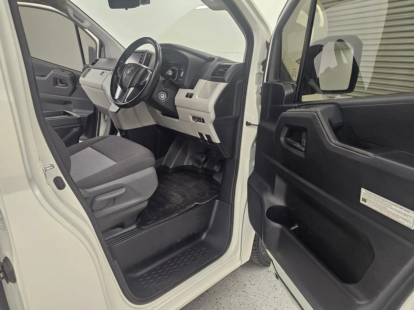 2022 Toyota Hiace Gallery Image 22