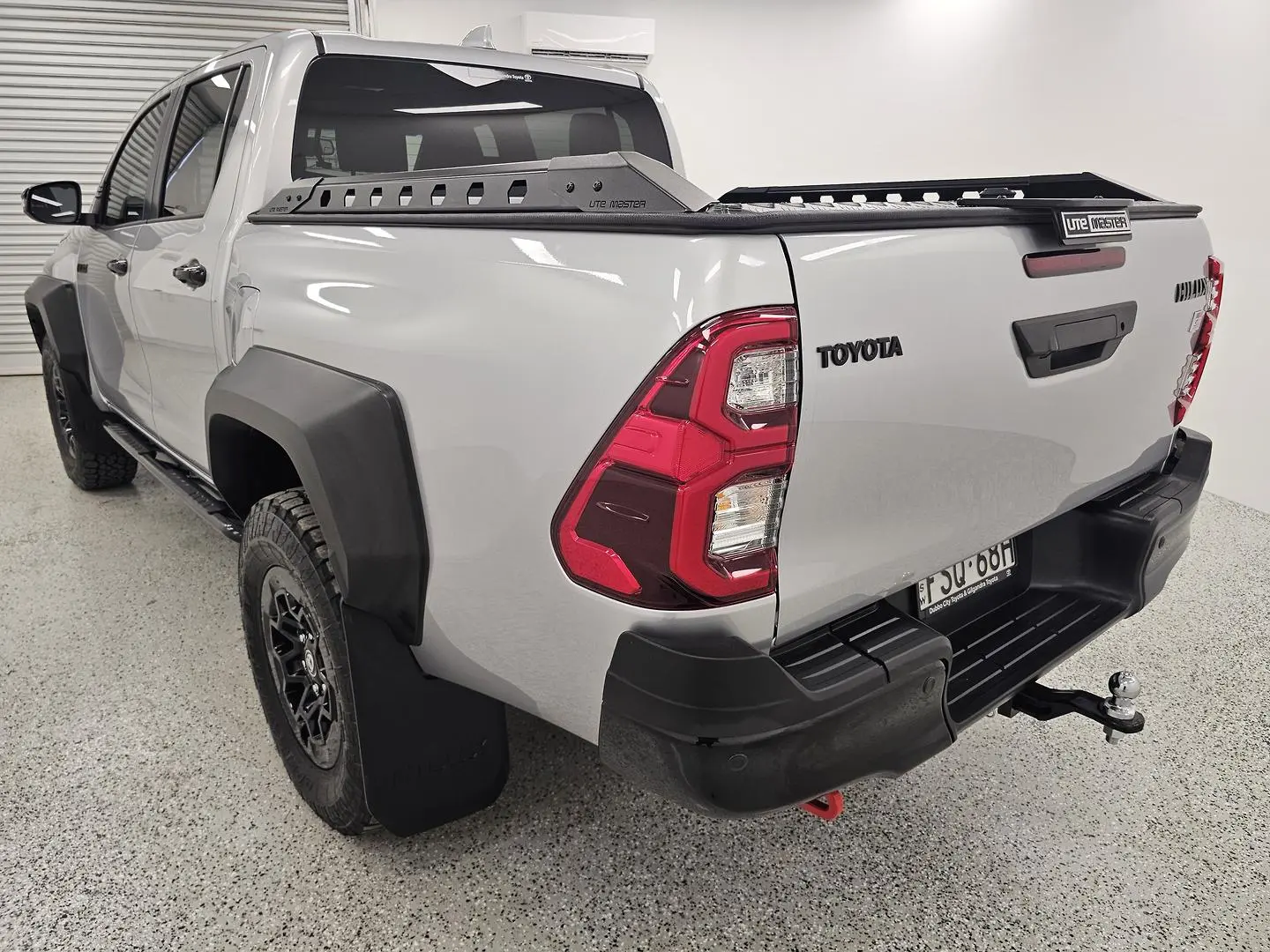 2025 Toyota Hilux Gallery Image 5