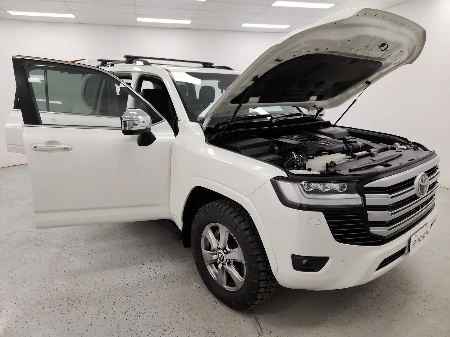 2022 Toyota Landcruiser Gallery Image 8