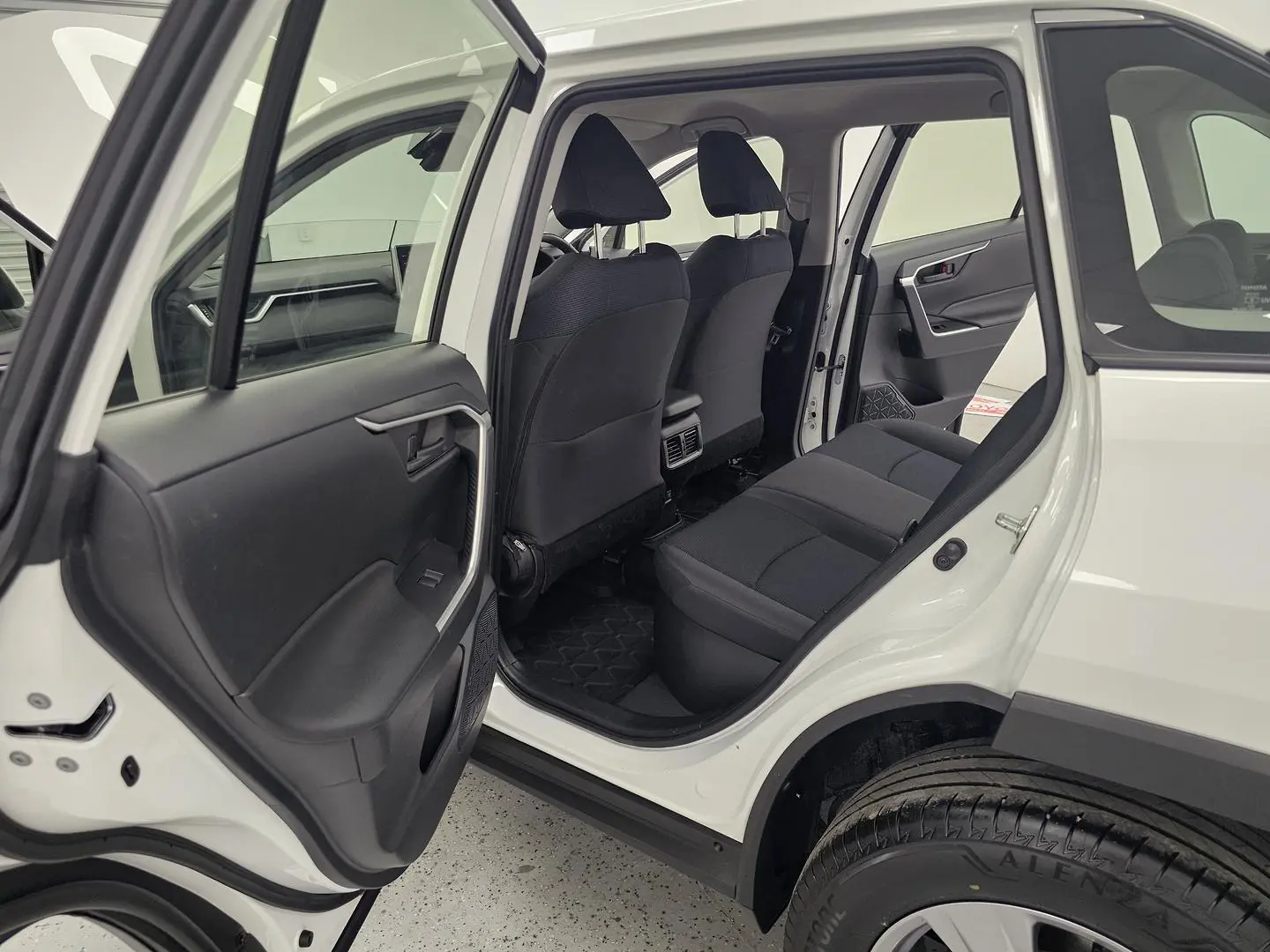 2022 Toyota RAV4 Gallery Image 14