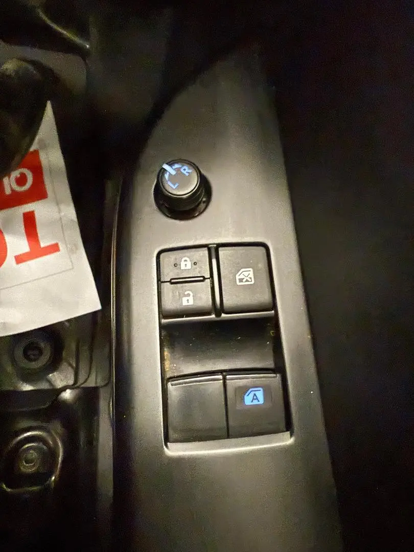 2020 Toyota Hilux Gallery Image 26