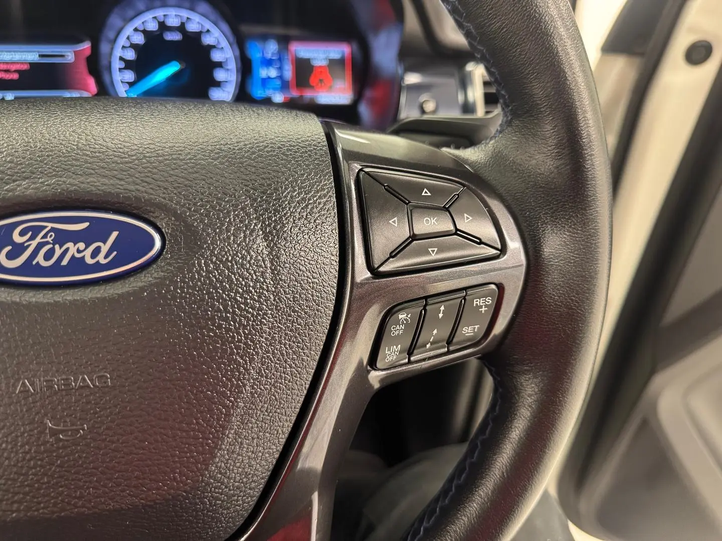 2020 Ford Everest Gallery Image 20