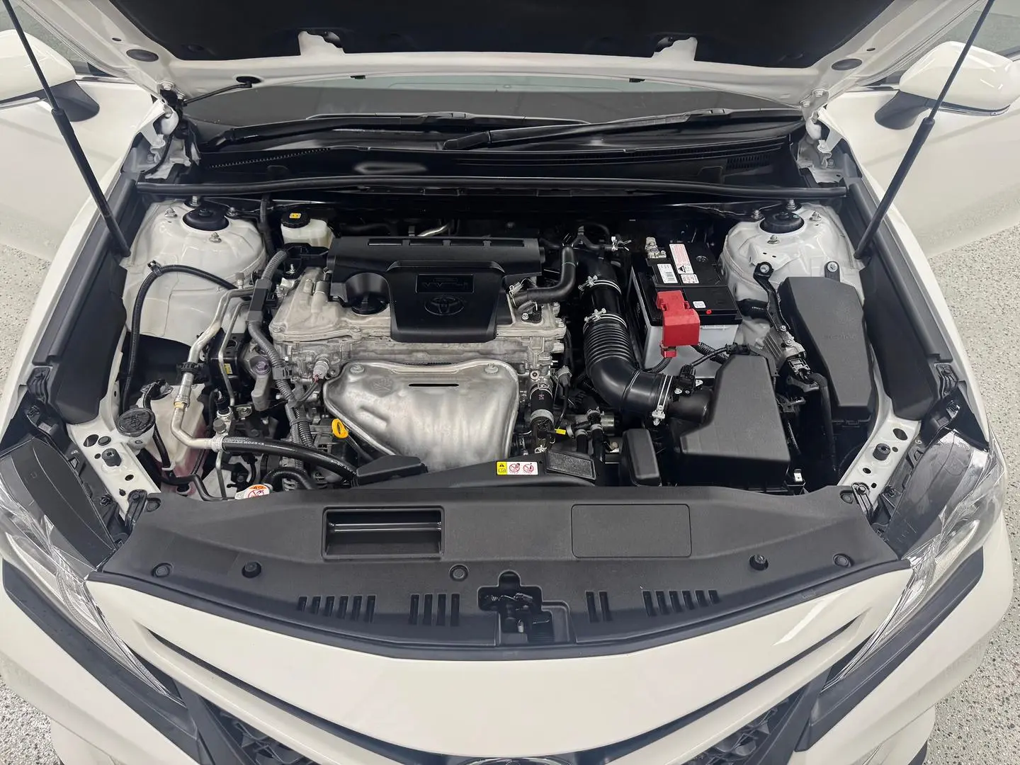 2019 Toyota Camry Gallery Image 14