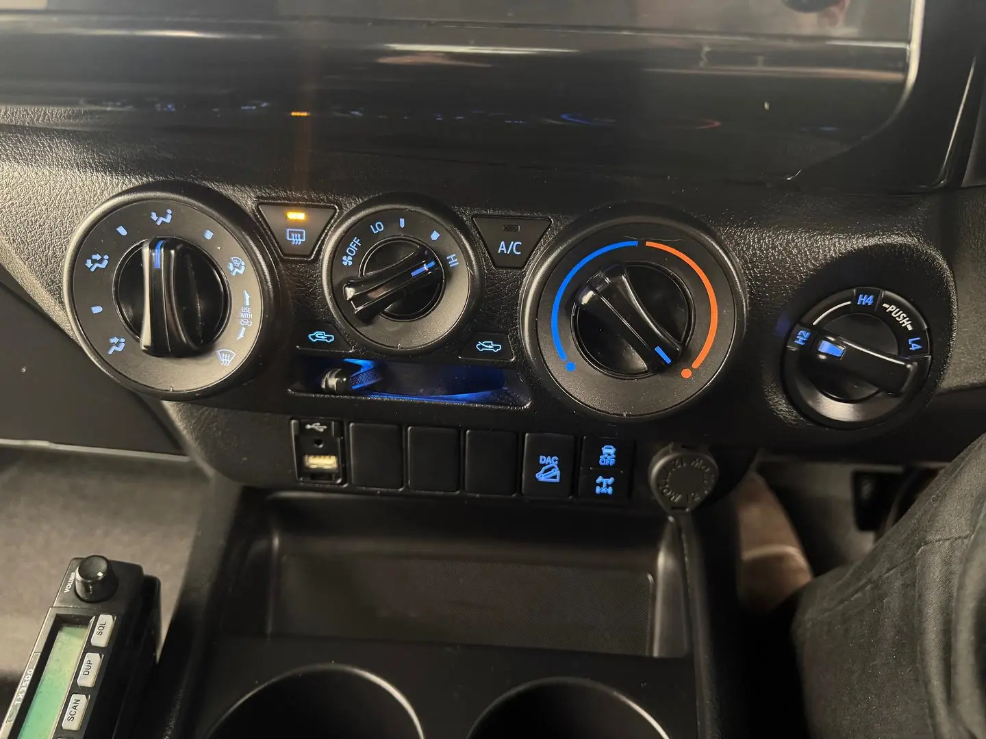 2022 Toyota Hilux Gallery Image 22
