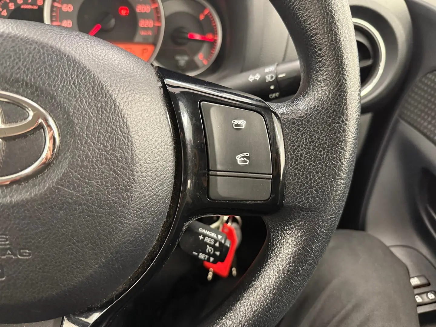 2017 Toyota Yaris Gallery Image 26